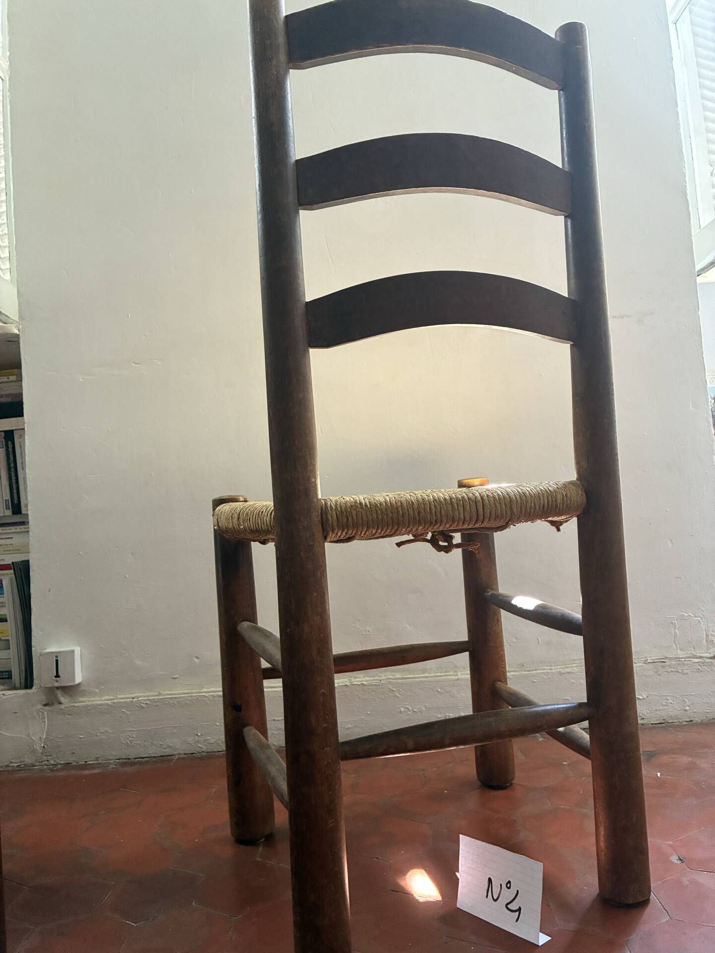 4 chairs assigned to Georges Robert