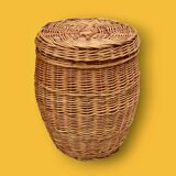 Large vintage wicker basket with lid – circa 1960