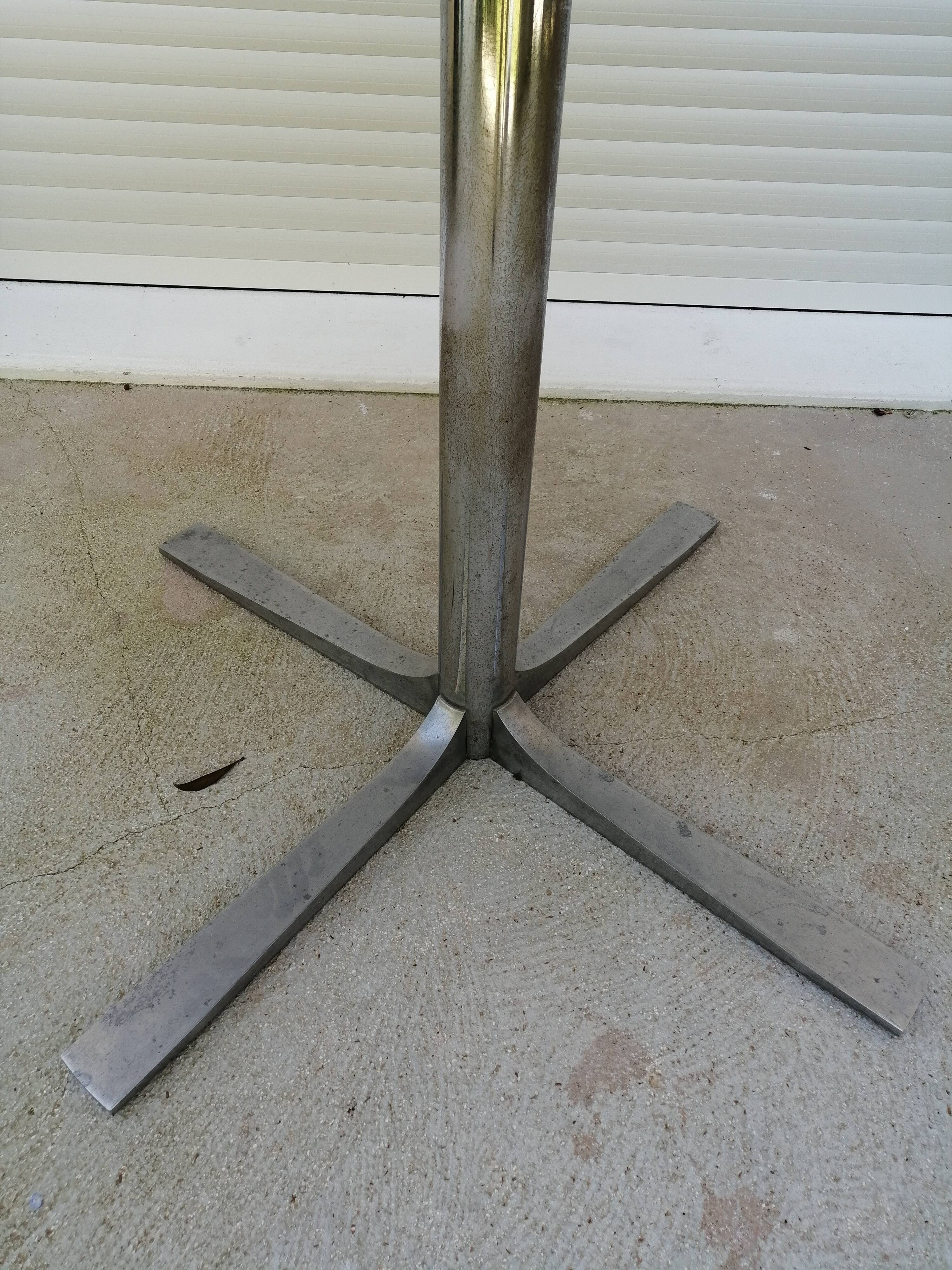 Round table formica orange 70s