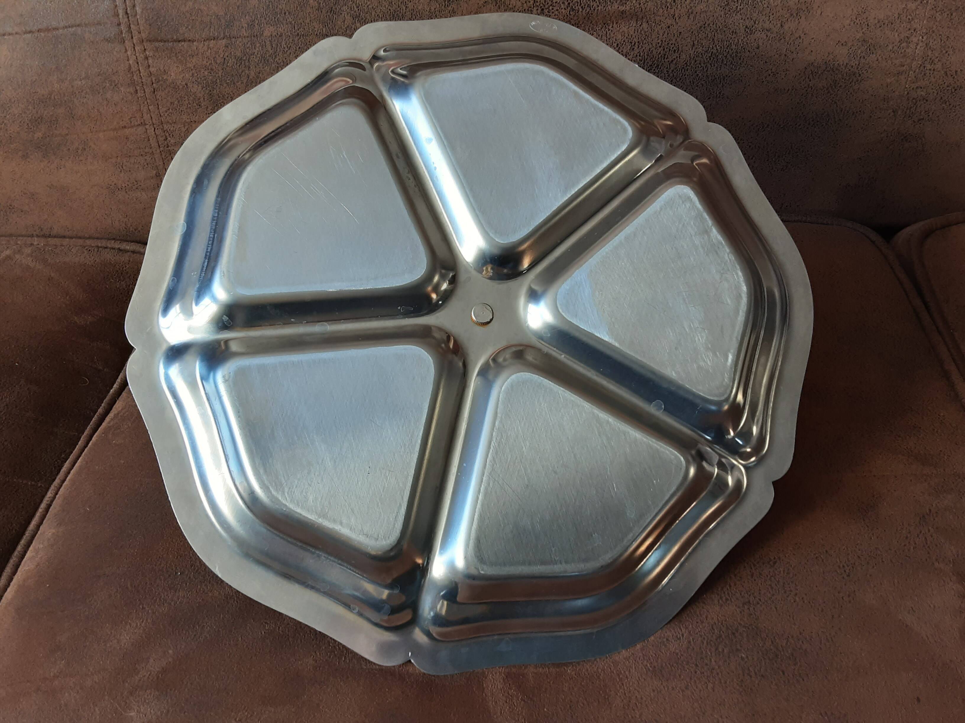 Rotating metal plate