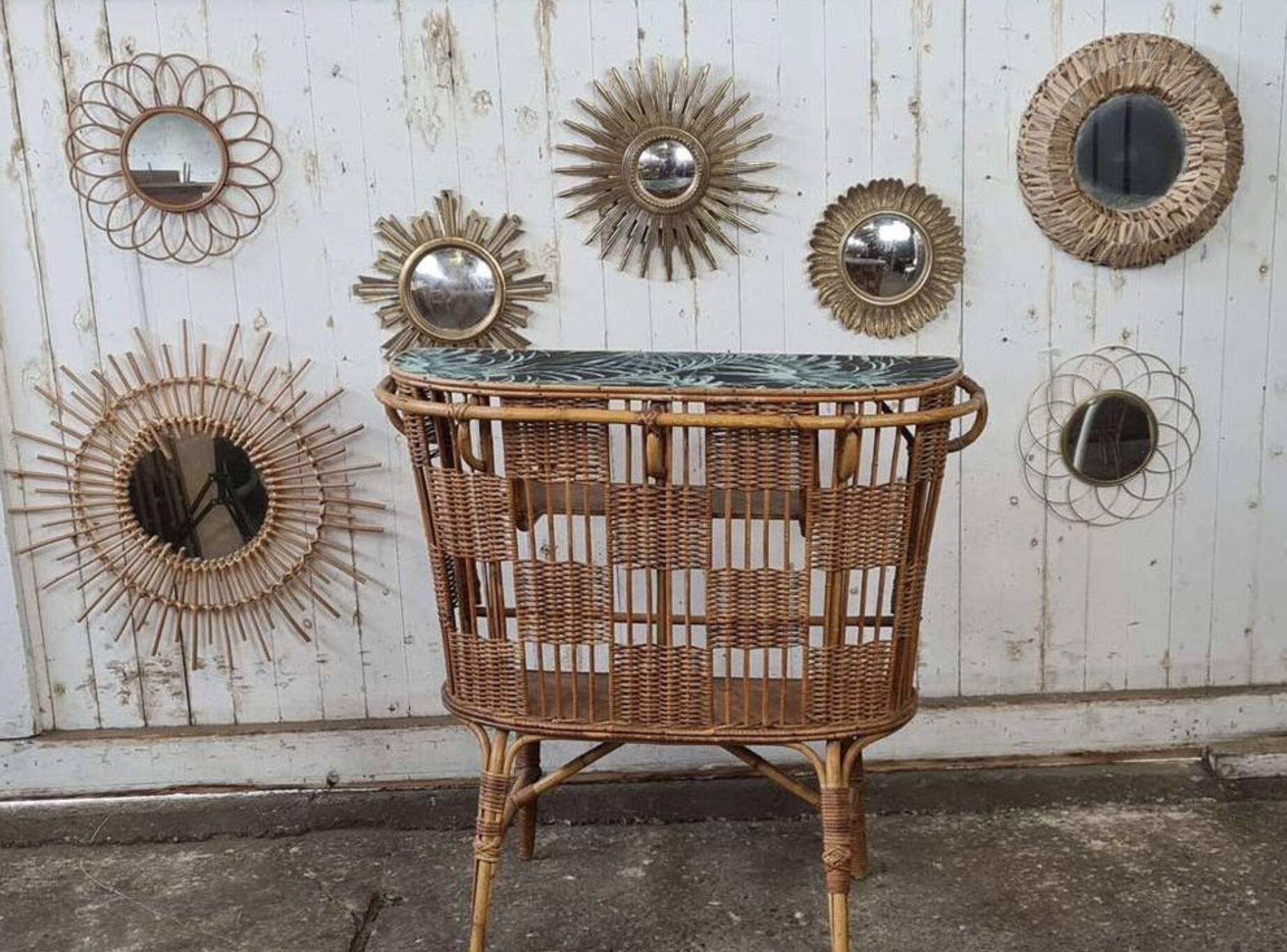 Vintage rattan bar