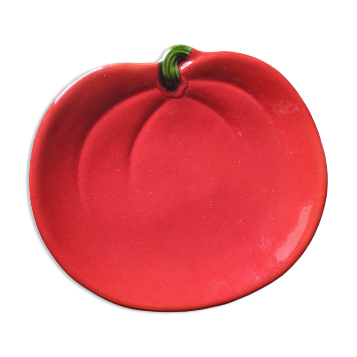 Assiette de présentation vintage en céramique formant une tomate
