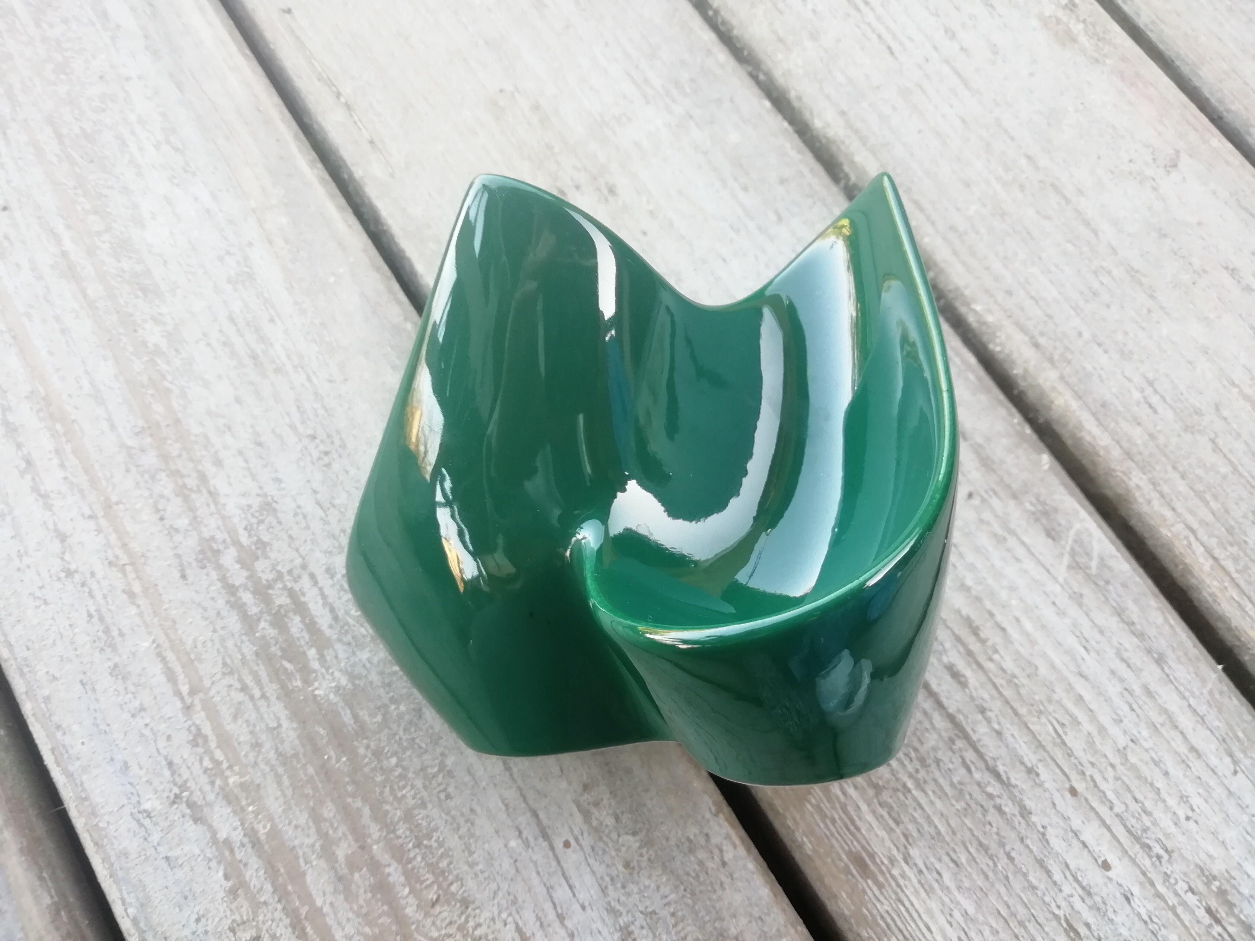 Boat propeller-shaped candle holder