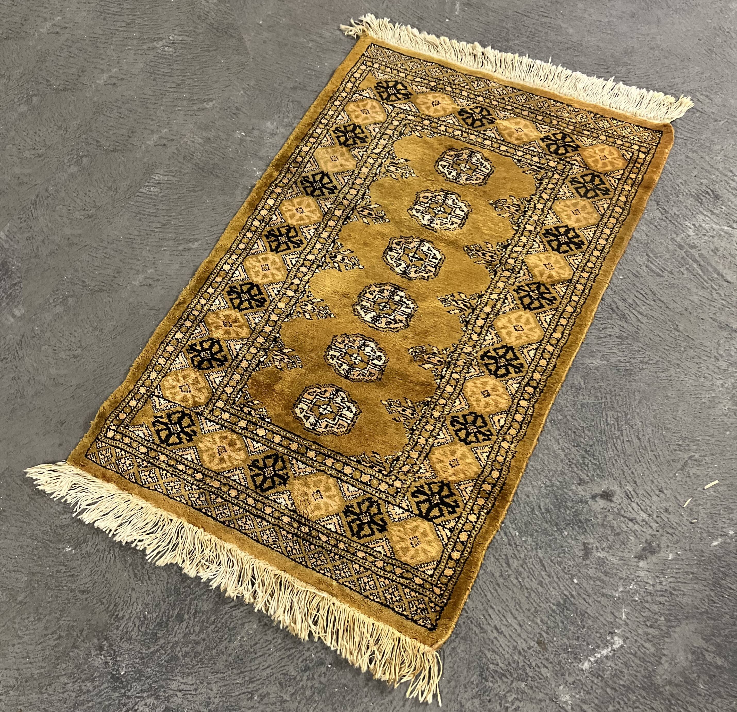 Oriental rug Pakistan - Dimensions: 1.00 X 0.60 cm - Handmade. Quality: SILK