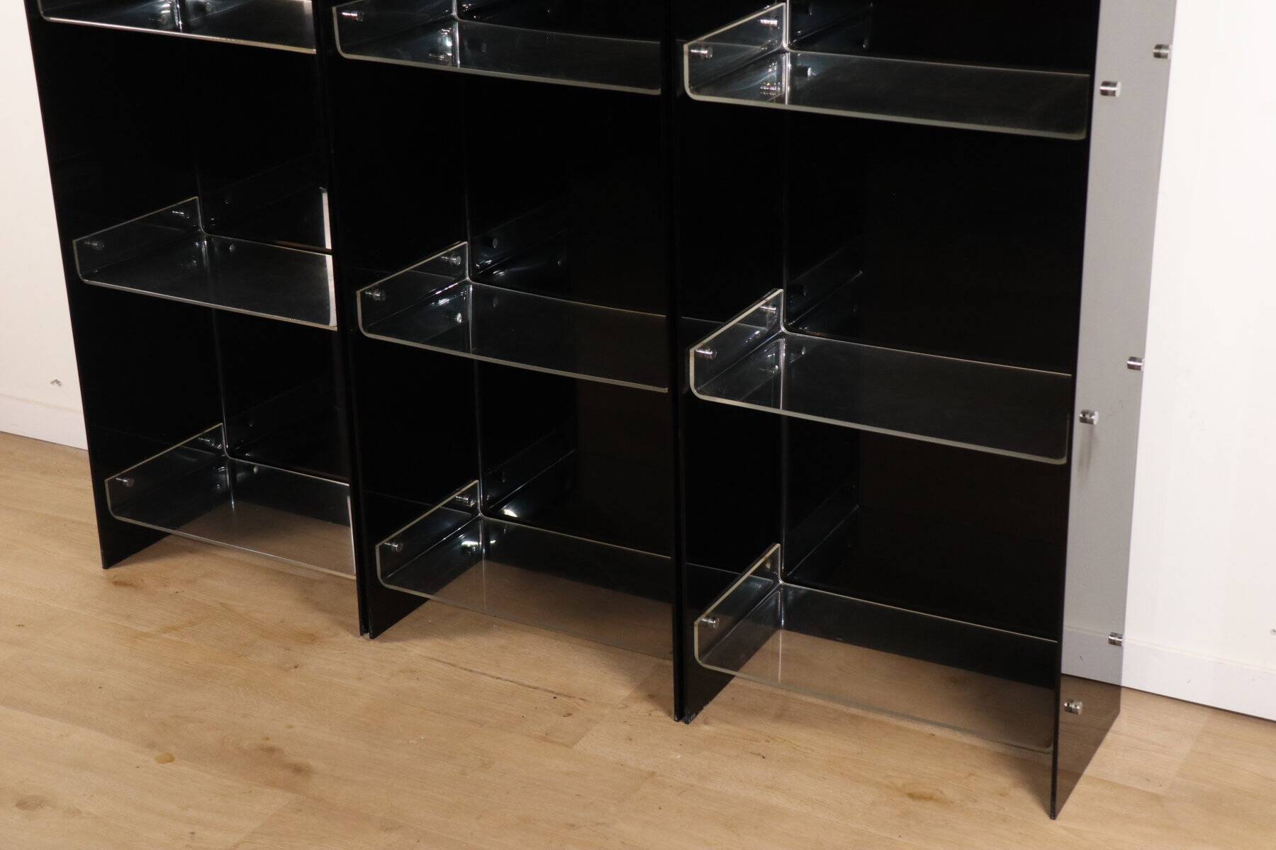 Vintage Space Age bookshelf in black and clear plexiglass – 1970