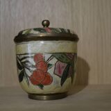 Mother-of-pearl box flower pattern