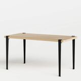 Tiptoe dining table - eco-certified wood
