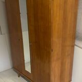 Armoire vintage pieds compas