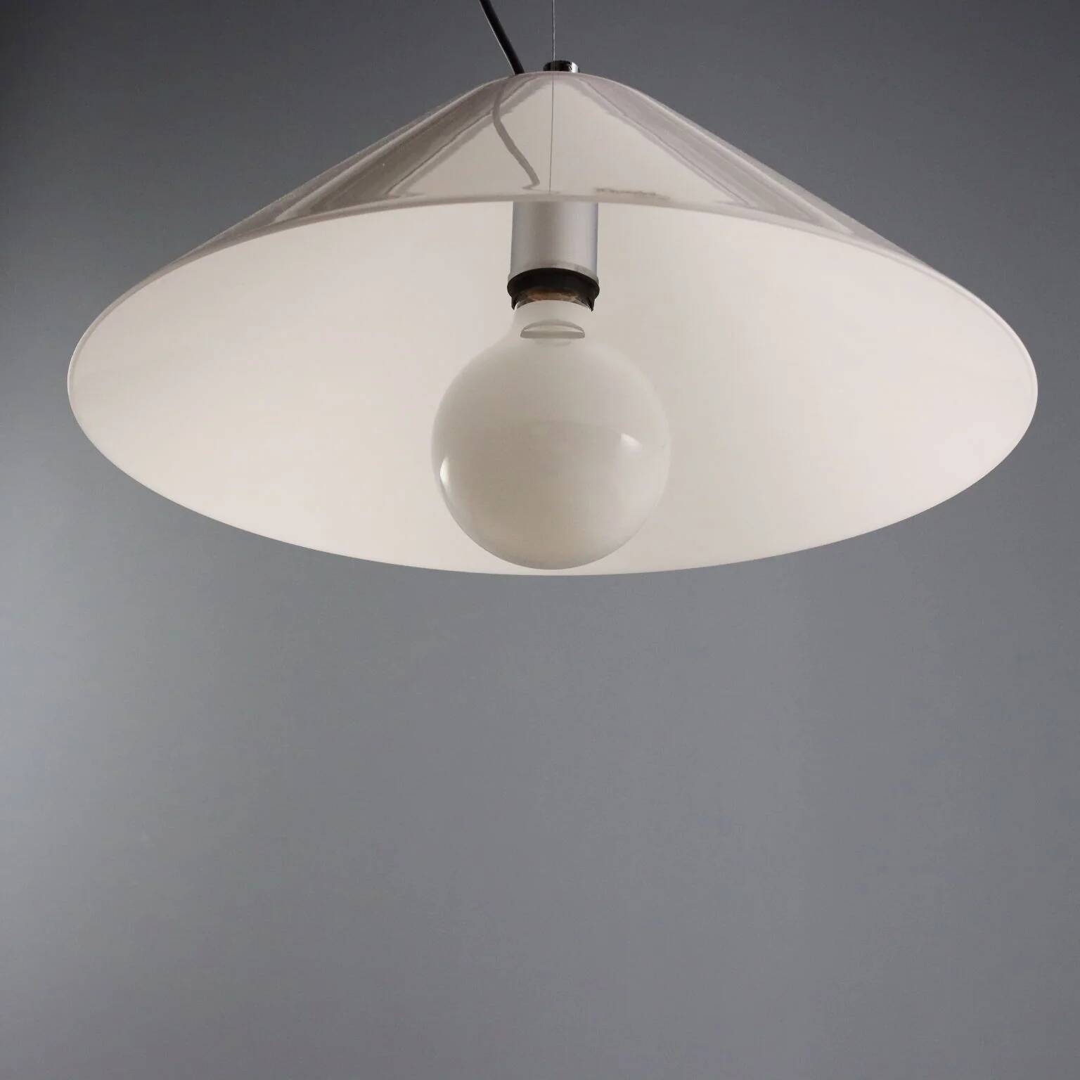 Vintage iGuzzini ceiling light in plastic, Italian design, 1970s.