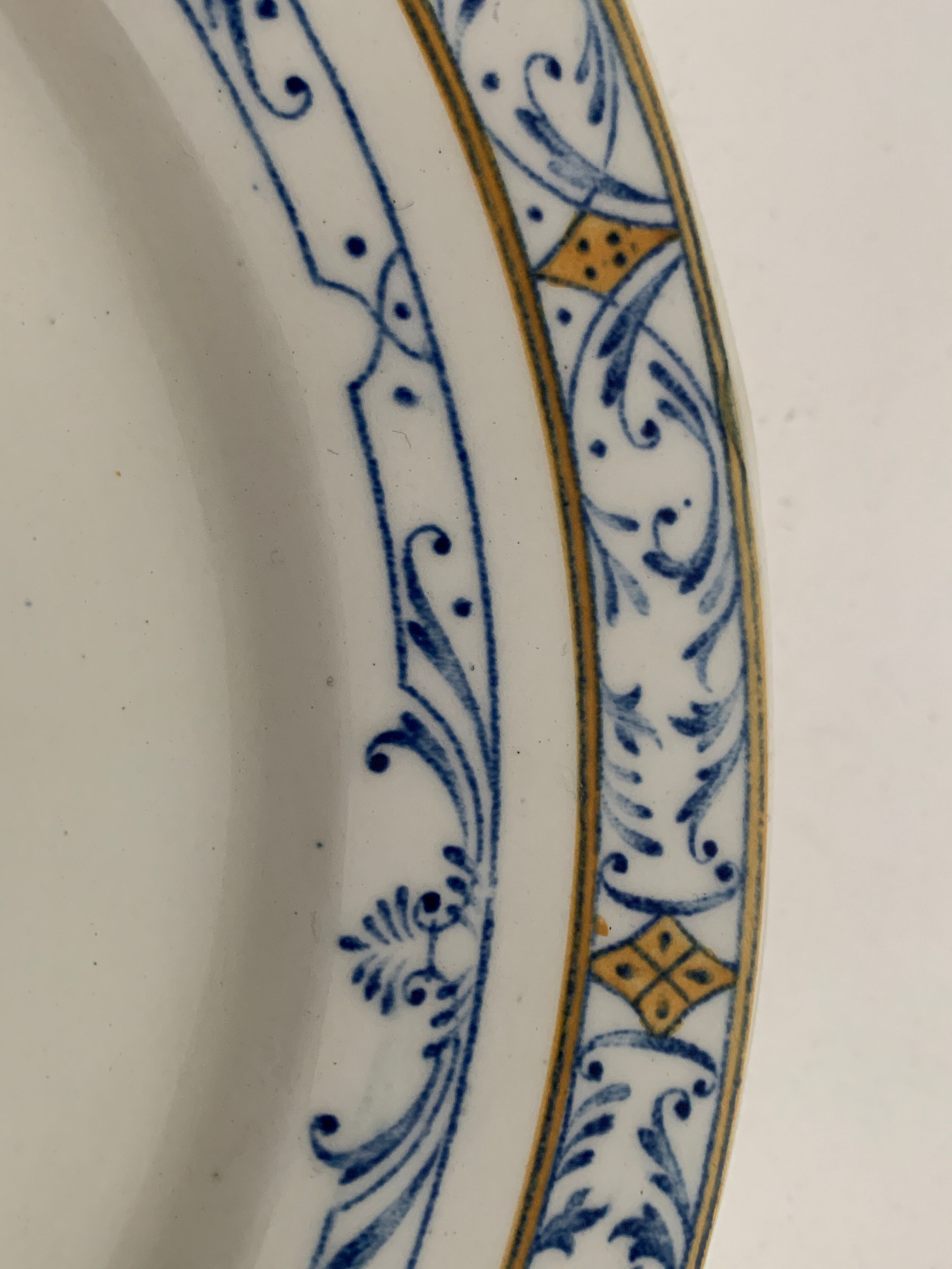 11 old Creil and Montereau dessert plates, Colbert service