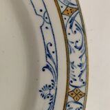11 old Creil and Montereau dessert plates, Colbert service