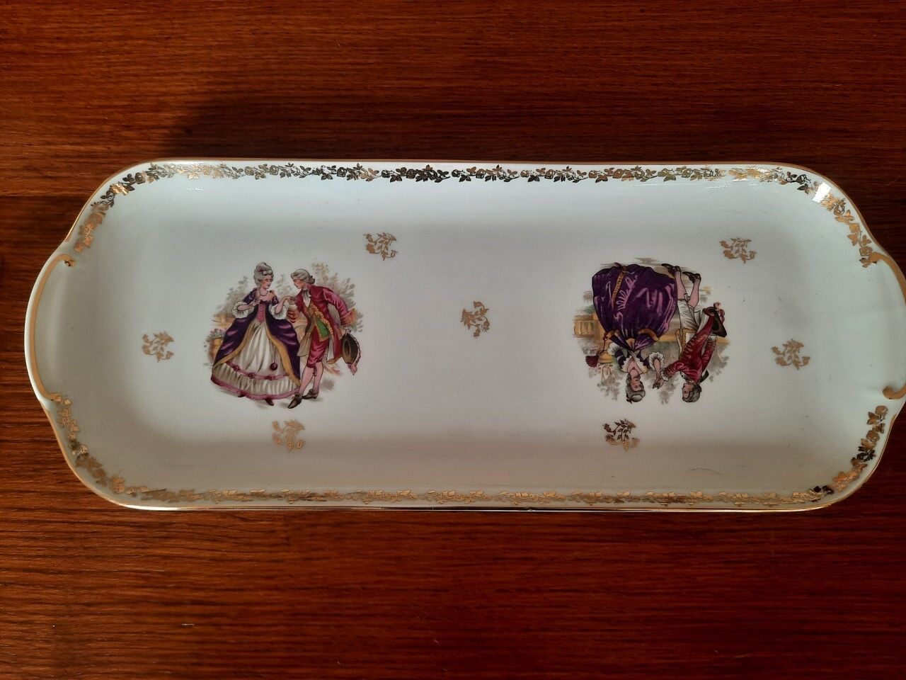 Antique cake dish