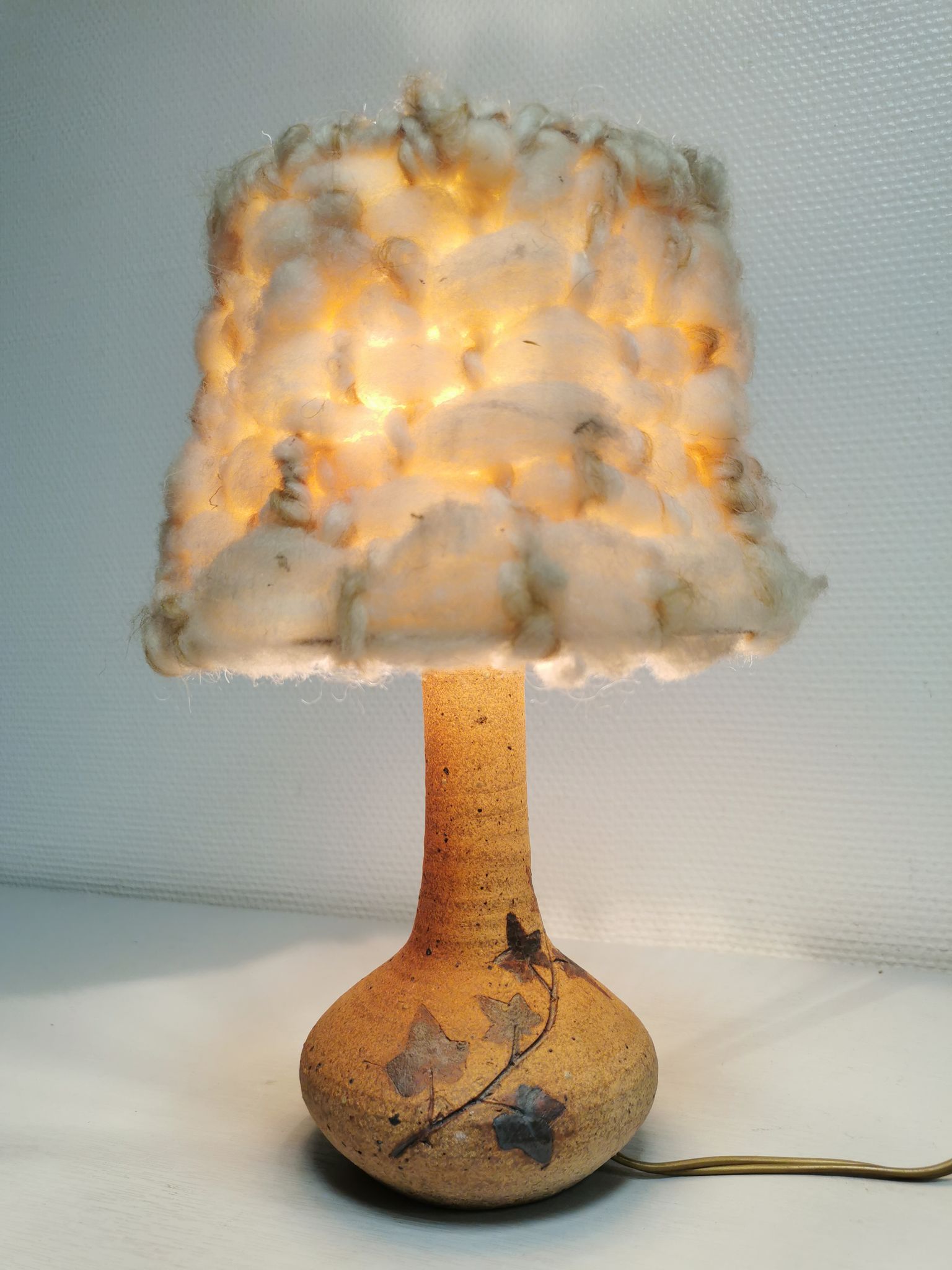 Bedside lamp and its vintage lampshade, Ceramic decoration Herbarium