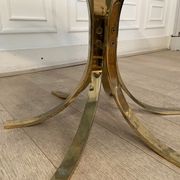 Table basse laiton et verre fumé, 1970s