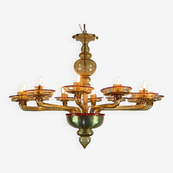 Venetian chandelier in gilded Murano glass highlighted with a red net, Venini circa 1940