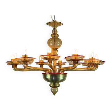 Venetian chandelier in gilded Murano glass highlighted with a red net, Venini circa 1940