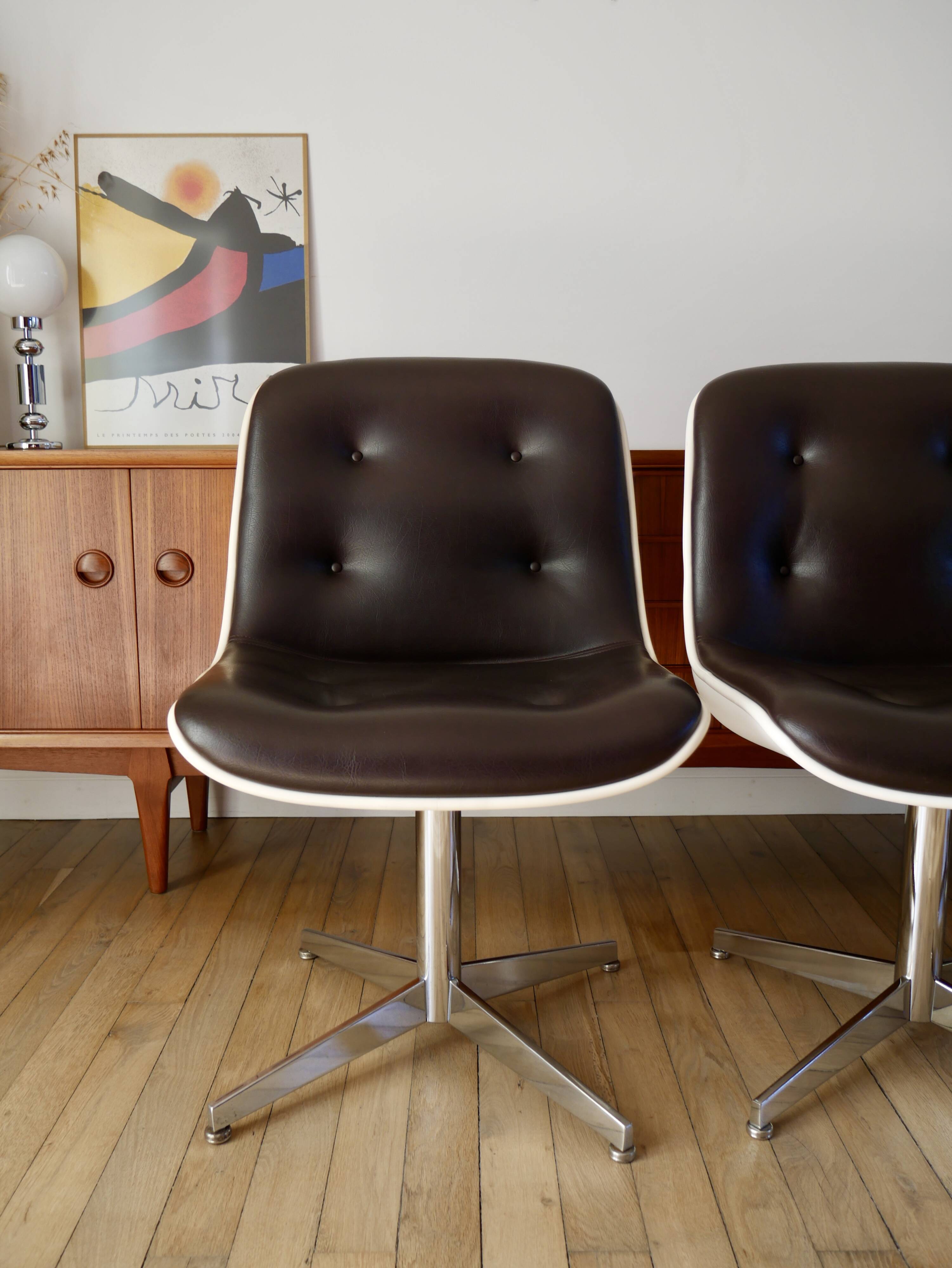 Set of 4 Executive Strafor shell chairs in leather, plastic and chrome 1970s