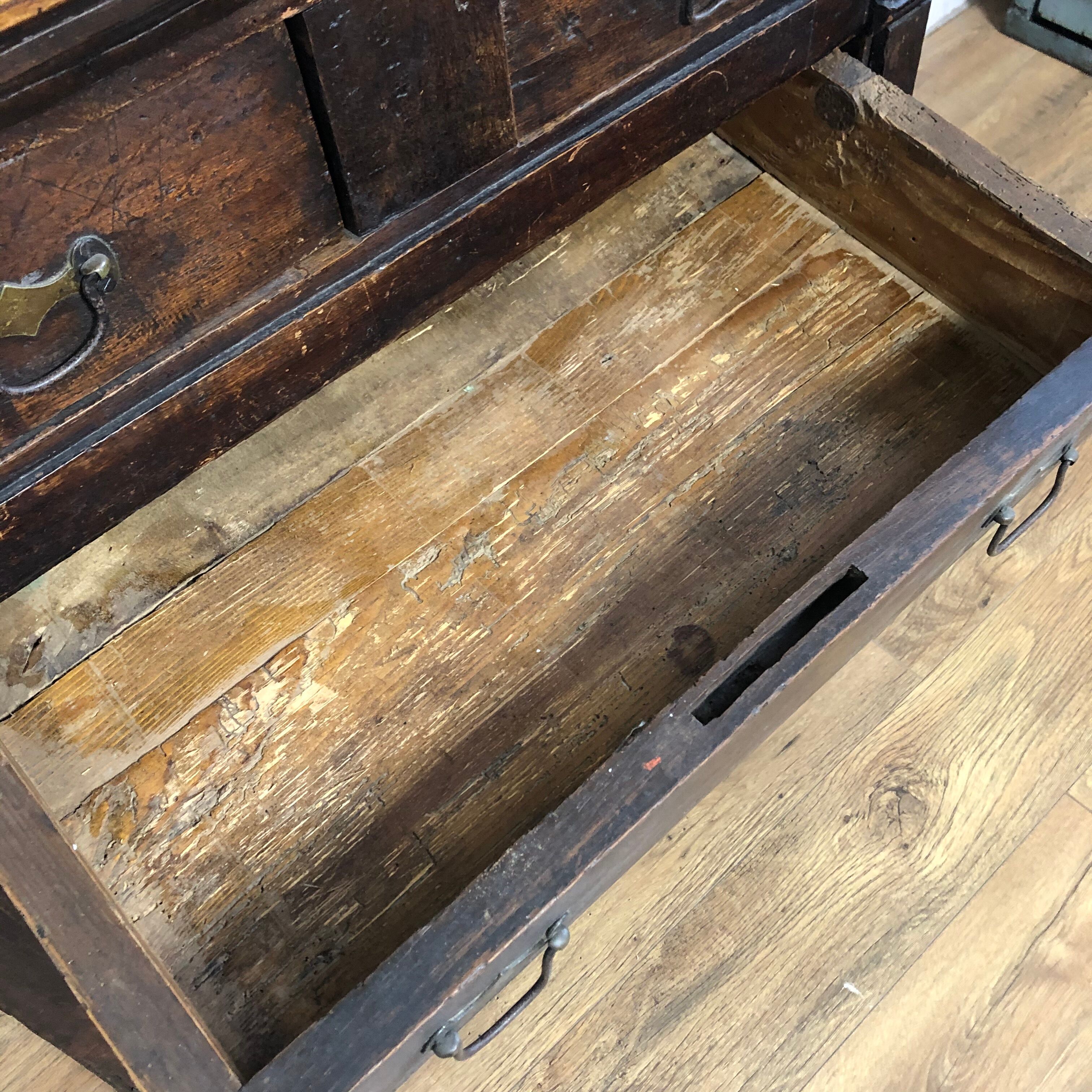 Former dresser - Popular Art XlX