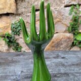 Hand-shaped baguier vase
