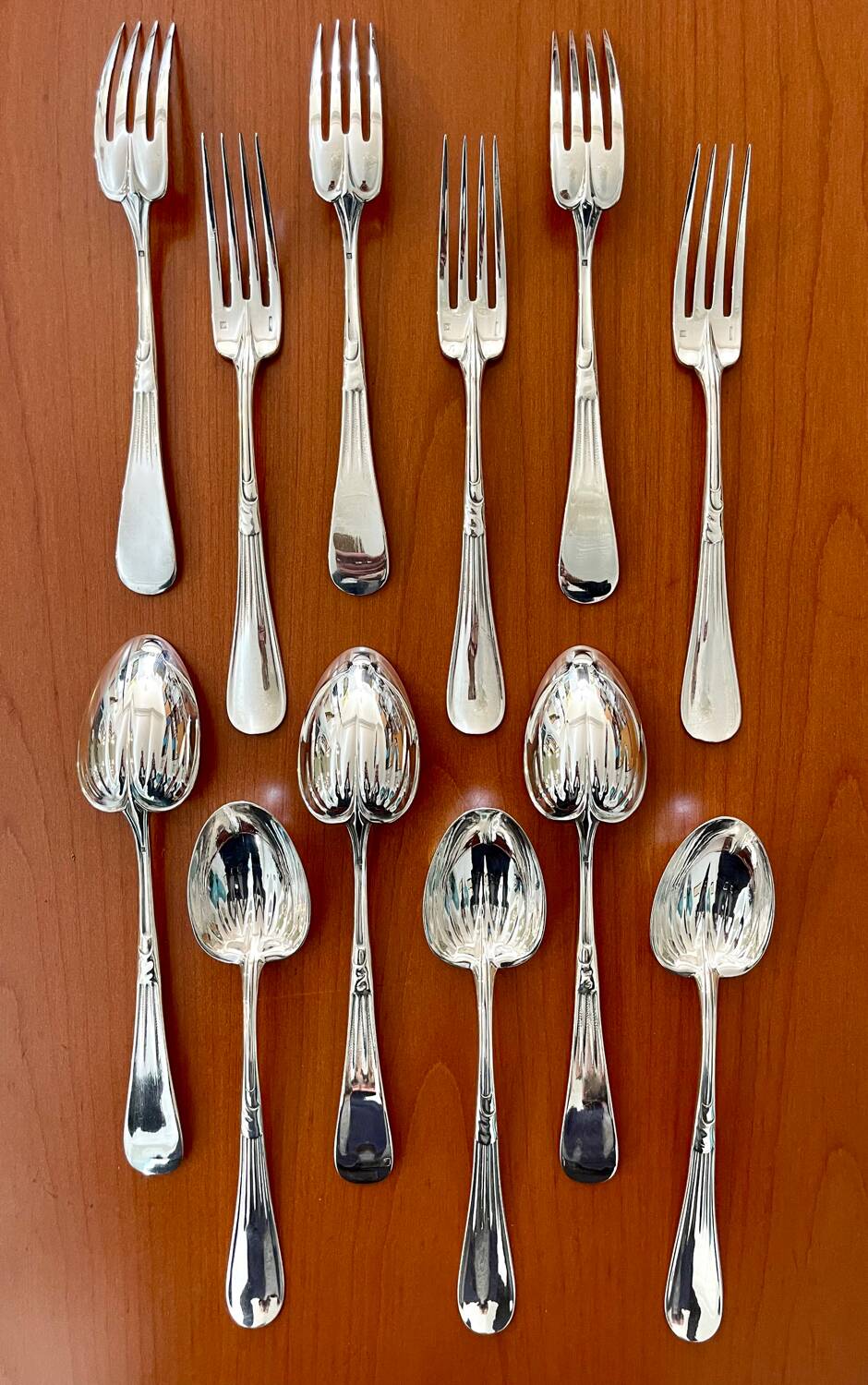 6 fourchettes et 6 cuillères Christofle hemerocalle