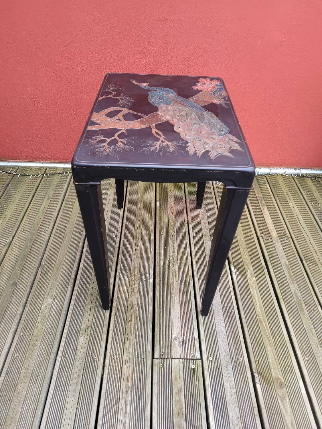 Japanese table in engraved lacquered wood
