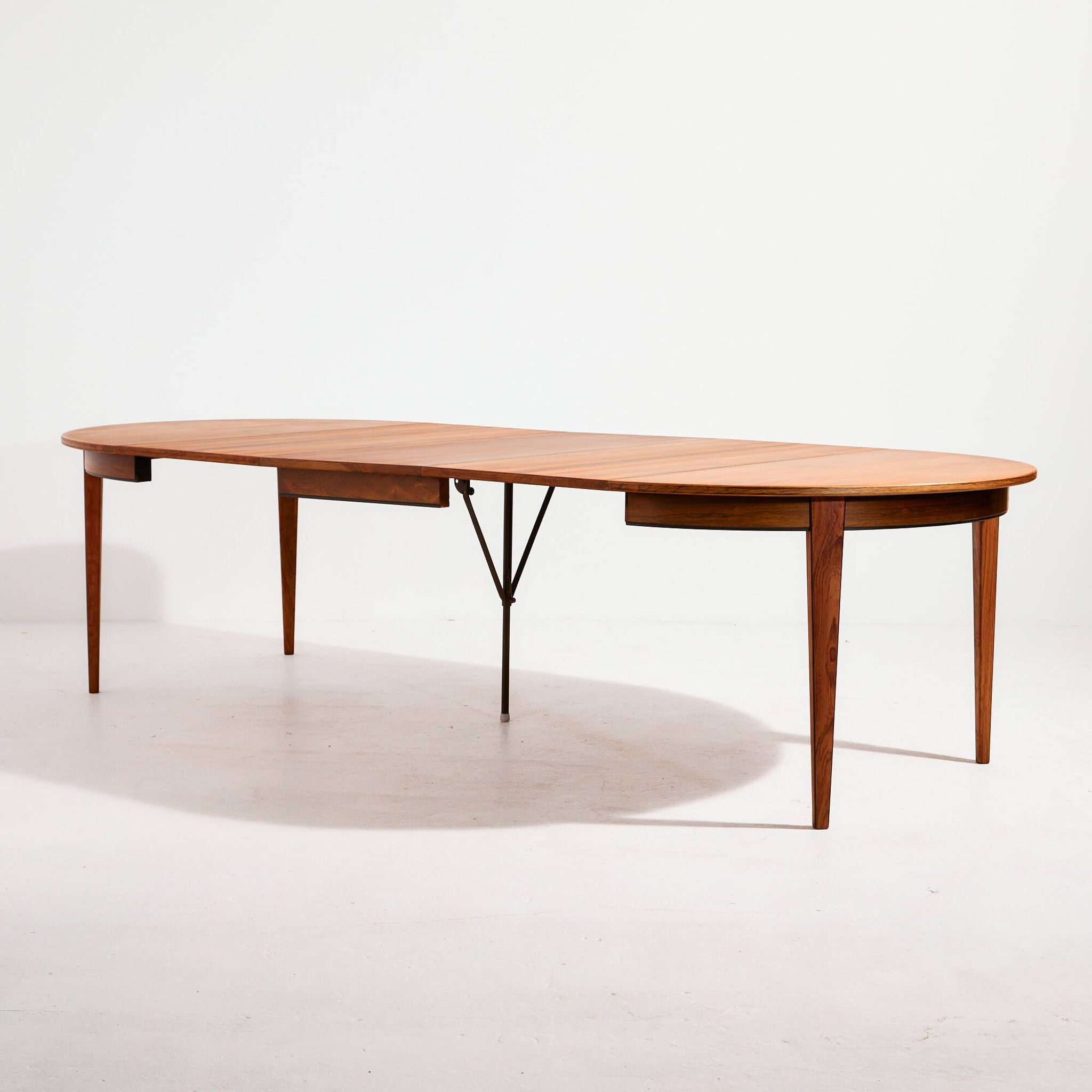 MK10436 Model 55 restored rosewood dining table by Gunni Omann for Omann Ju