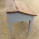 Petit bureau de pente ancien en sapin