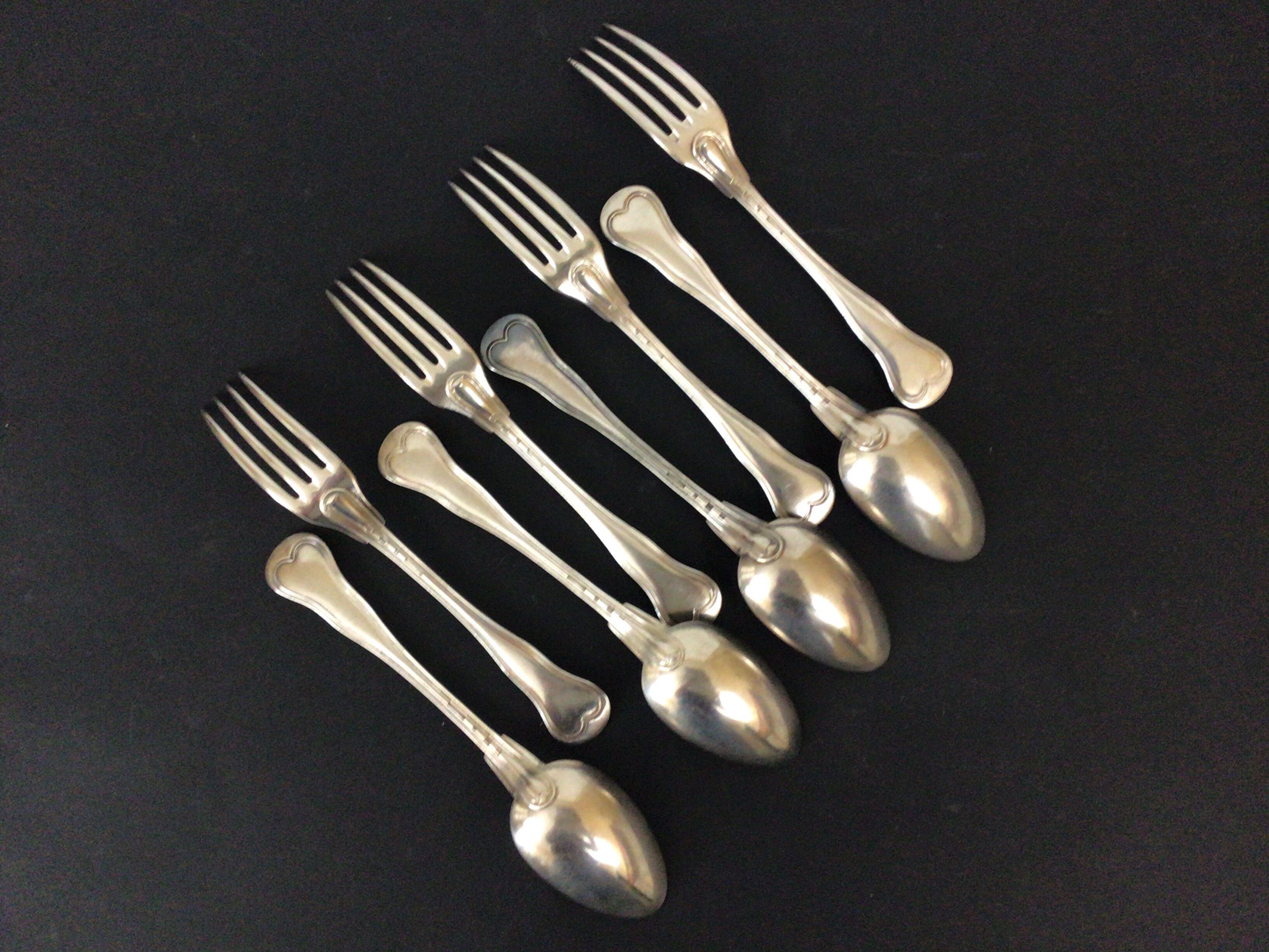 8 cutlery goldsmiths Christofle model with net