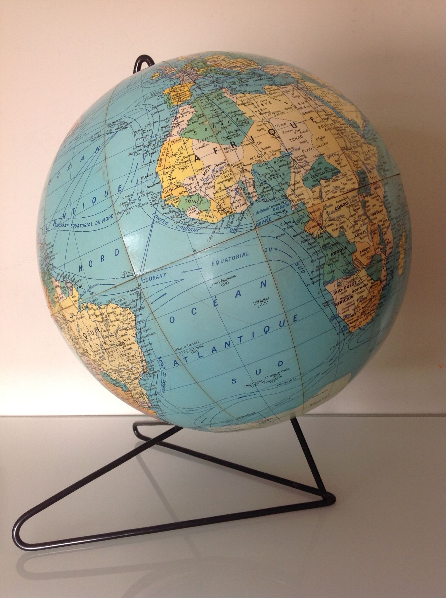 Girard Barrère cardboard globe with tripod foot /vintage 50-60s