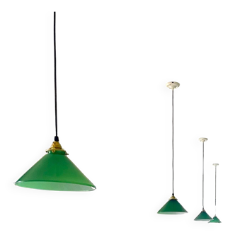 Lampe à suspension art déco en opaline verte conique