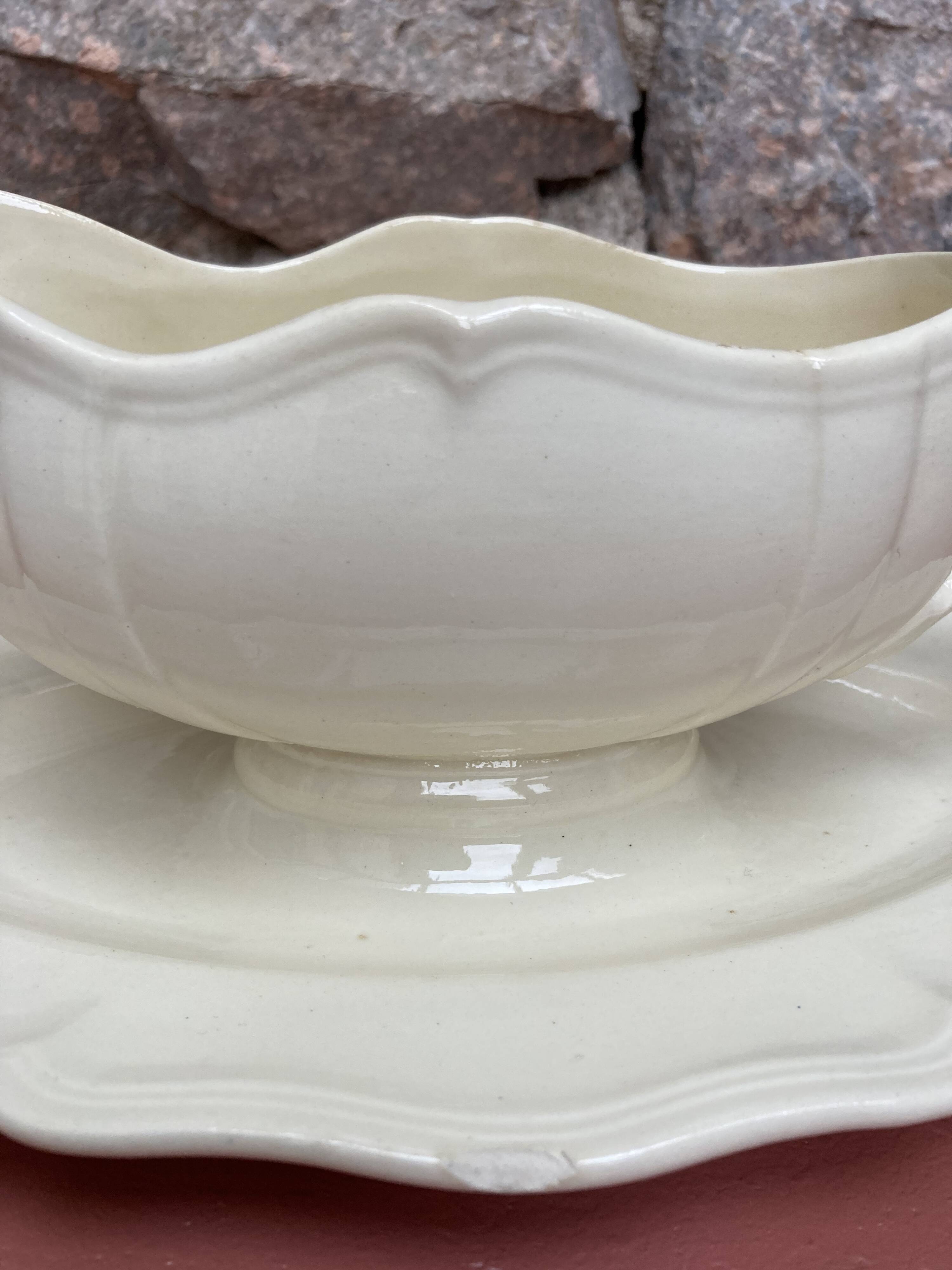 Digoin Sarreguemines ivory gravy boat with gadroons