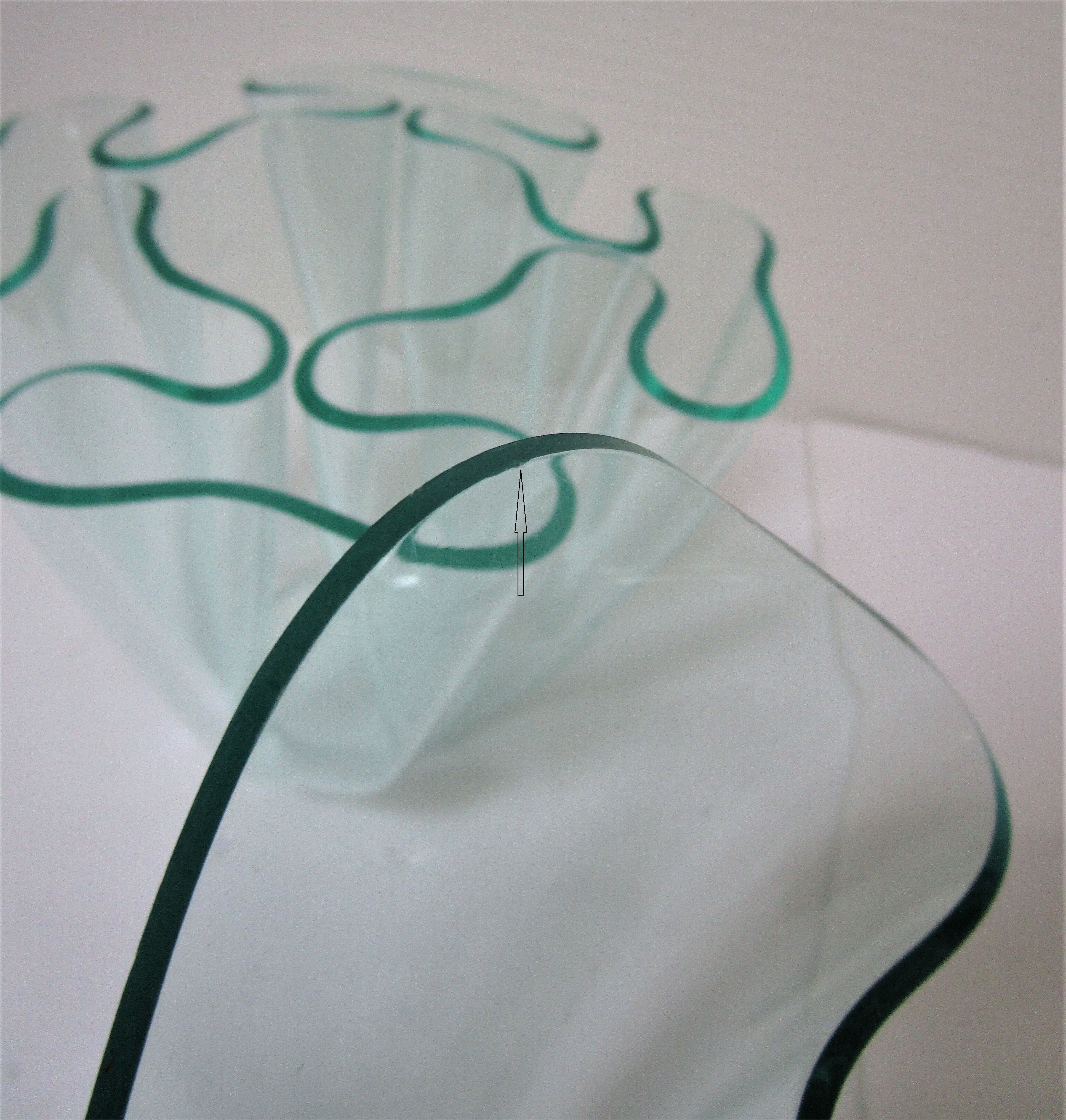 Two vases handkerchiefs Guzzini plexiglass lucite design 70s