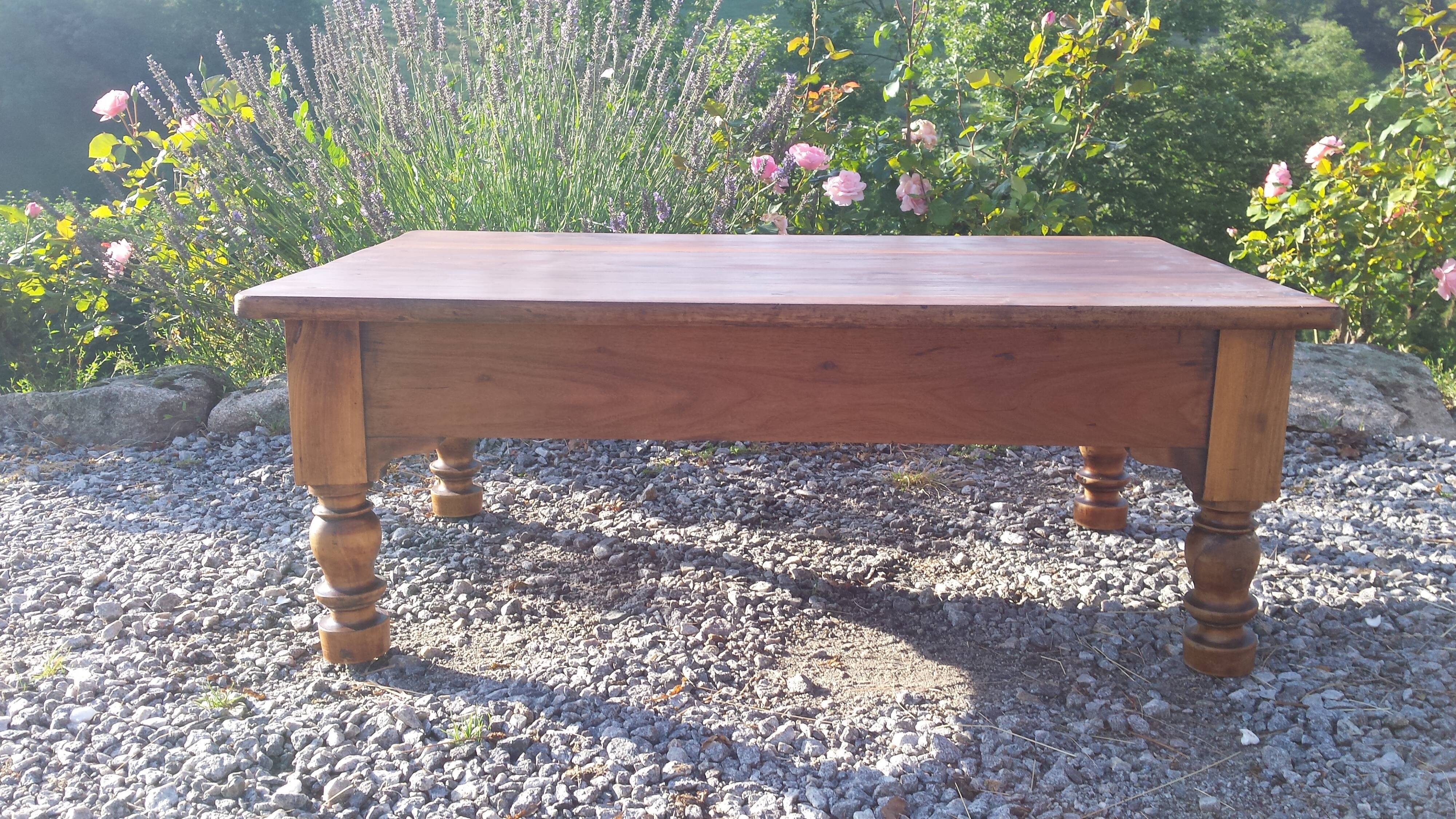 Bistro coffee table