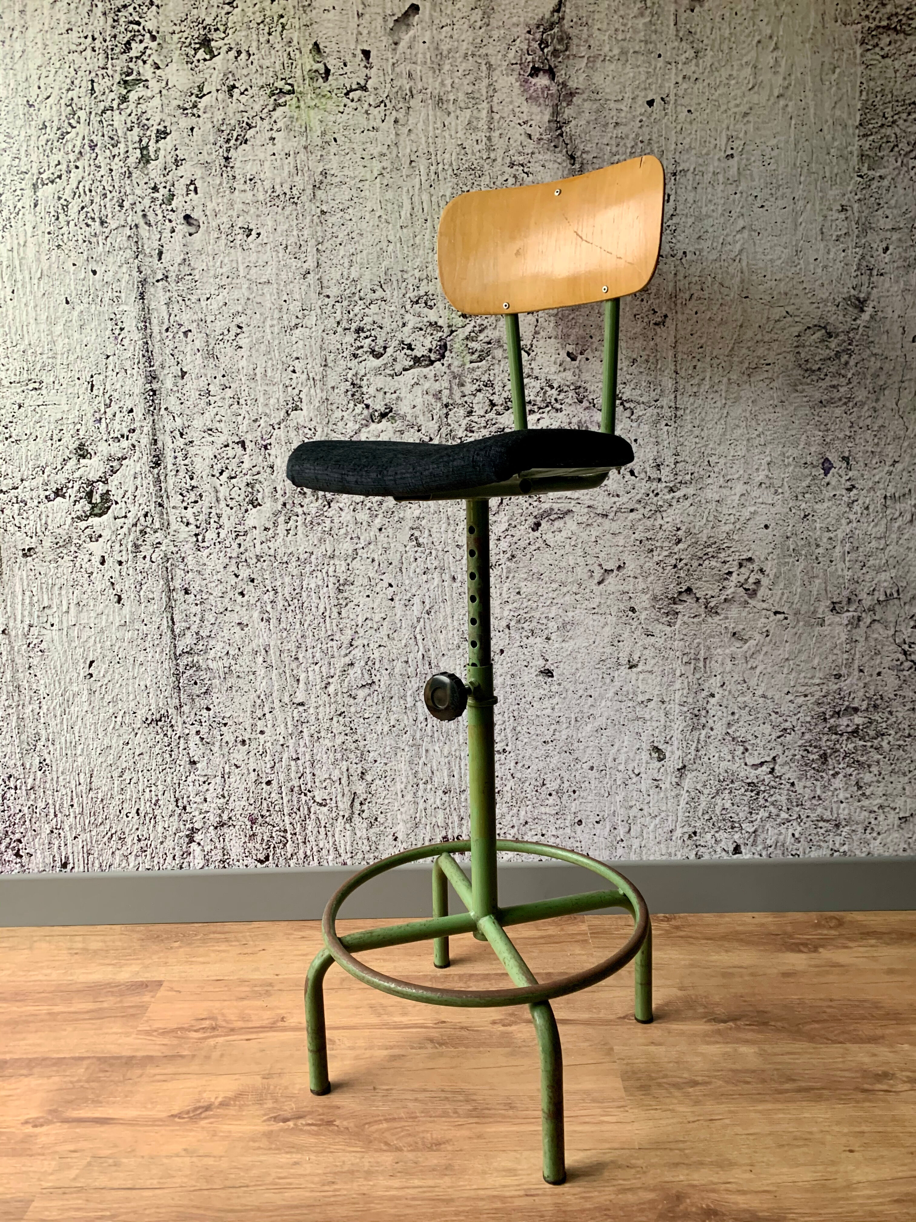 Industrial high chair