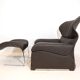 Fauteuil en cuir Saporiti Vela Alta avec pouf par Giovanni Offredi