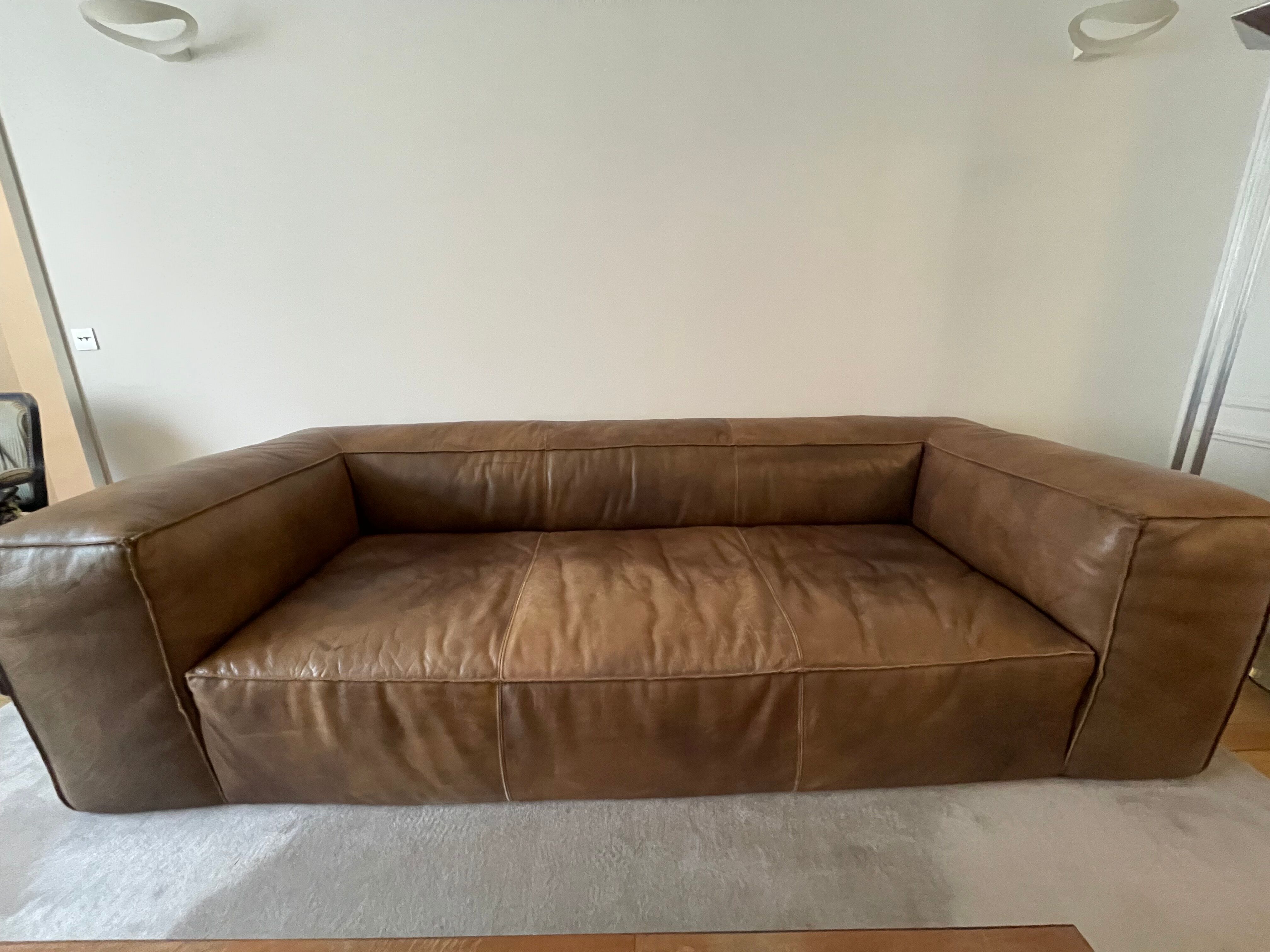 Scruffy 3-seater leather sofa, the Red Cedar