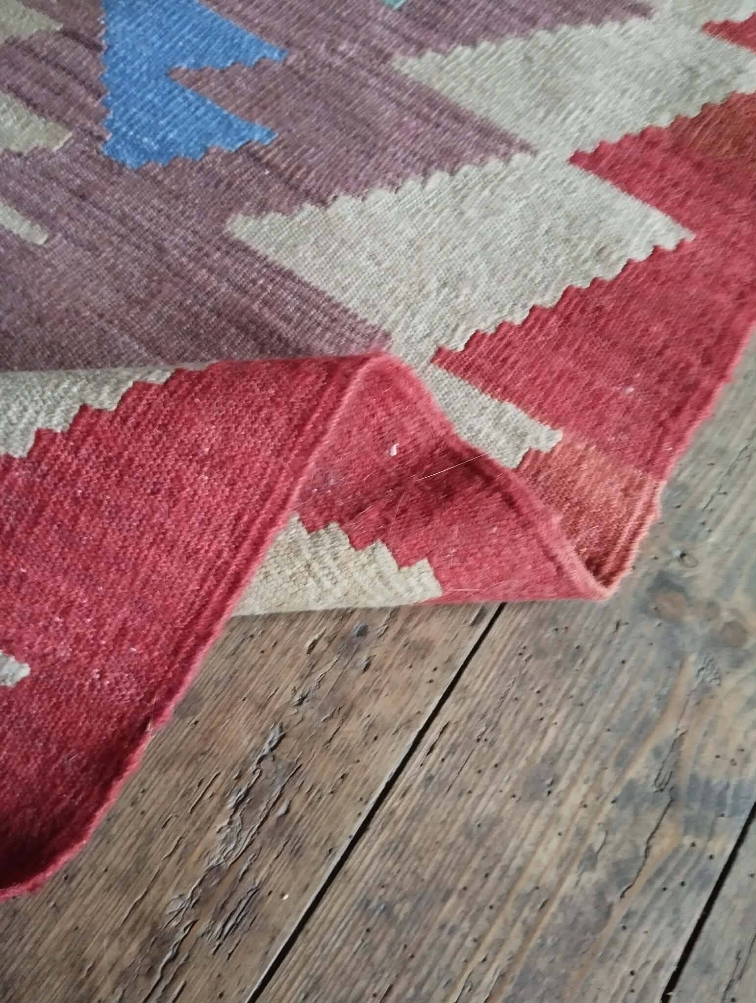 Handmade Persian Qashqai rug 165x115cm