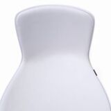 Designed by Poul Kjærholm / 1978/2007  White shell / white leather