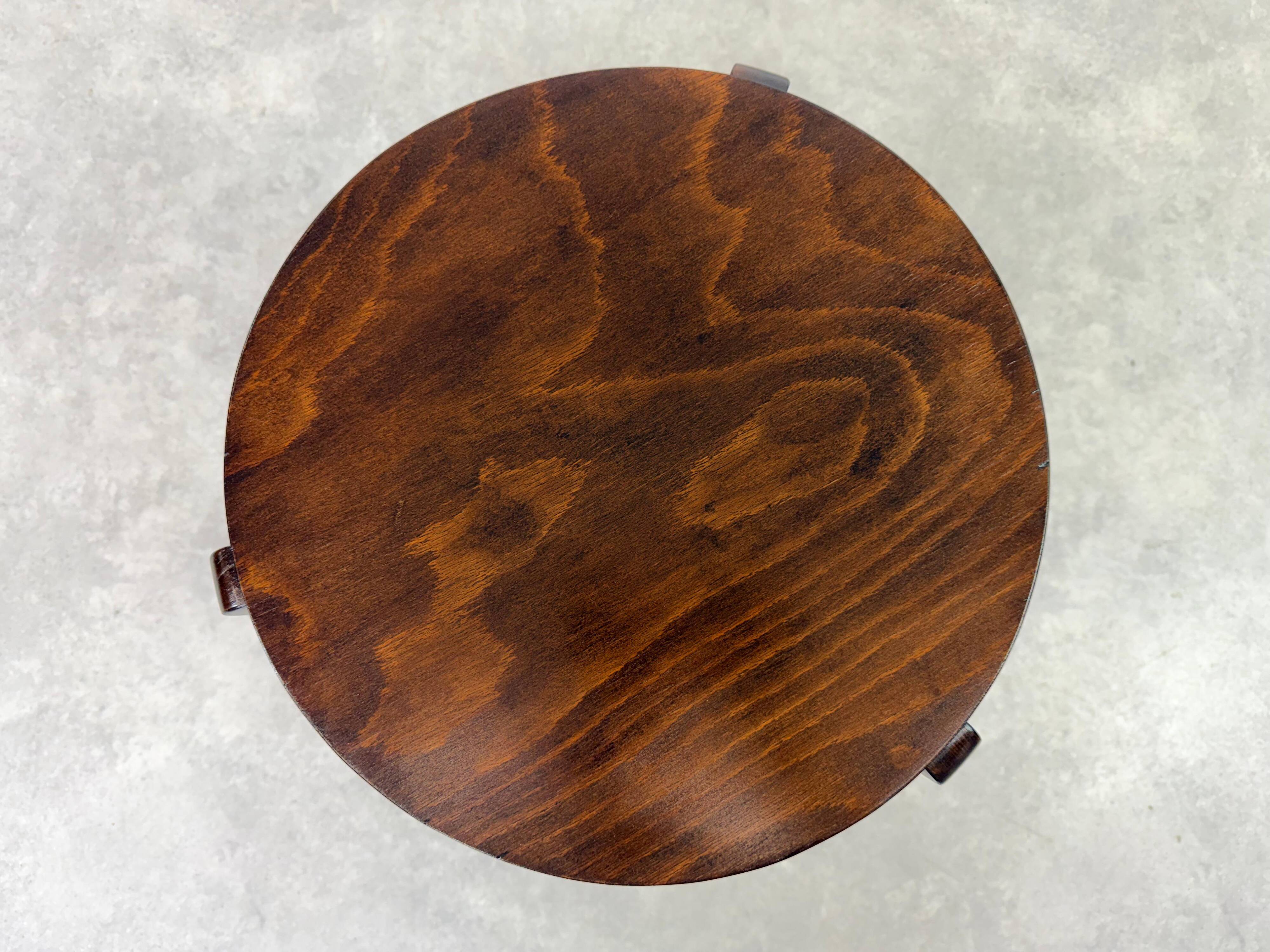 Round side table in Art Deco / functionalist style with shelf, by Thonet-Mundus.
