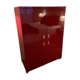 Low lase cabinet