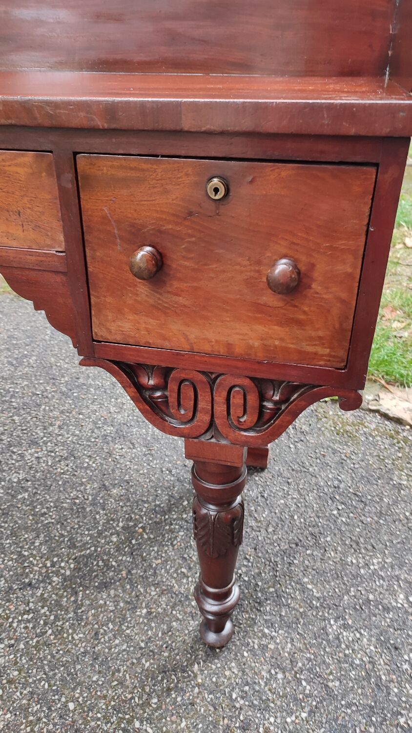 Bureau a caissons style colonial anglais