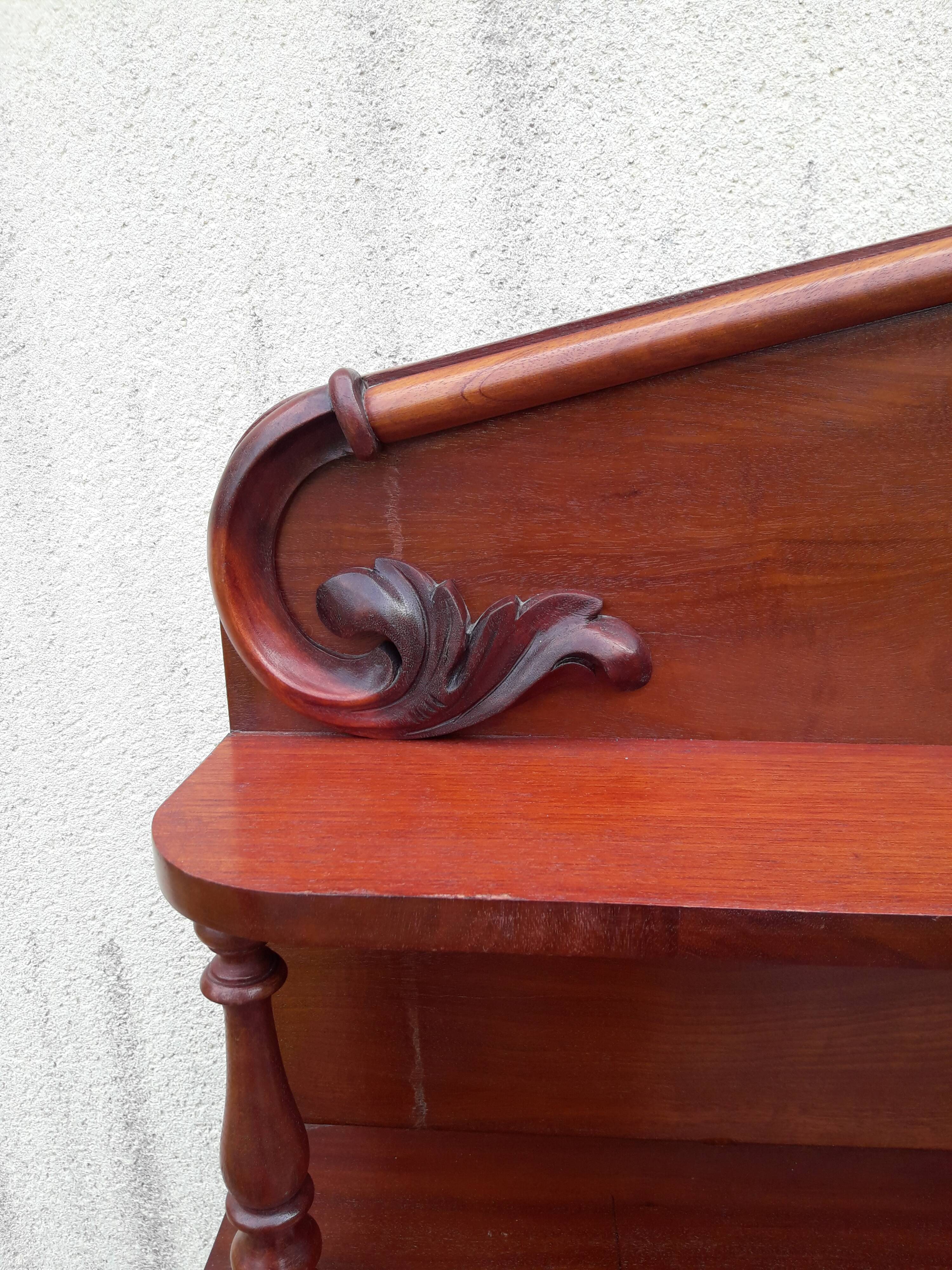 Stepped buffet in flamed mahogany veneer