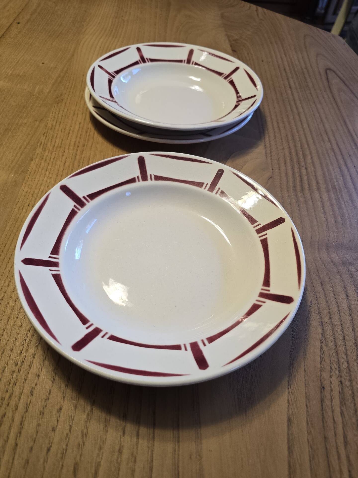 Lot of 4 flat and deep Art Deco plates Badonviller series Louise