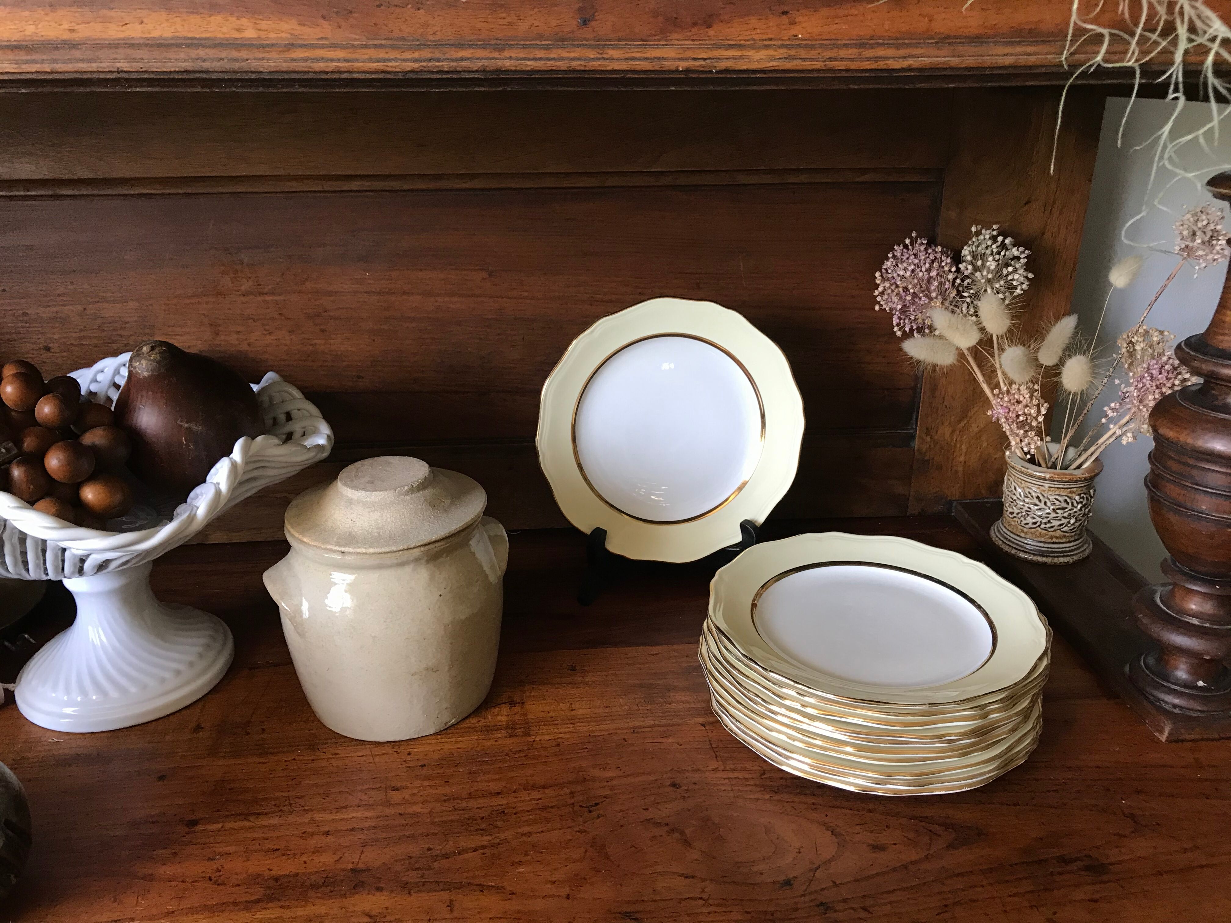 10 Saint Amand dessert plates