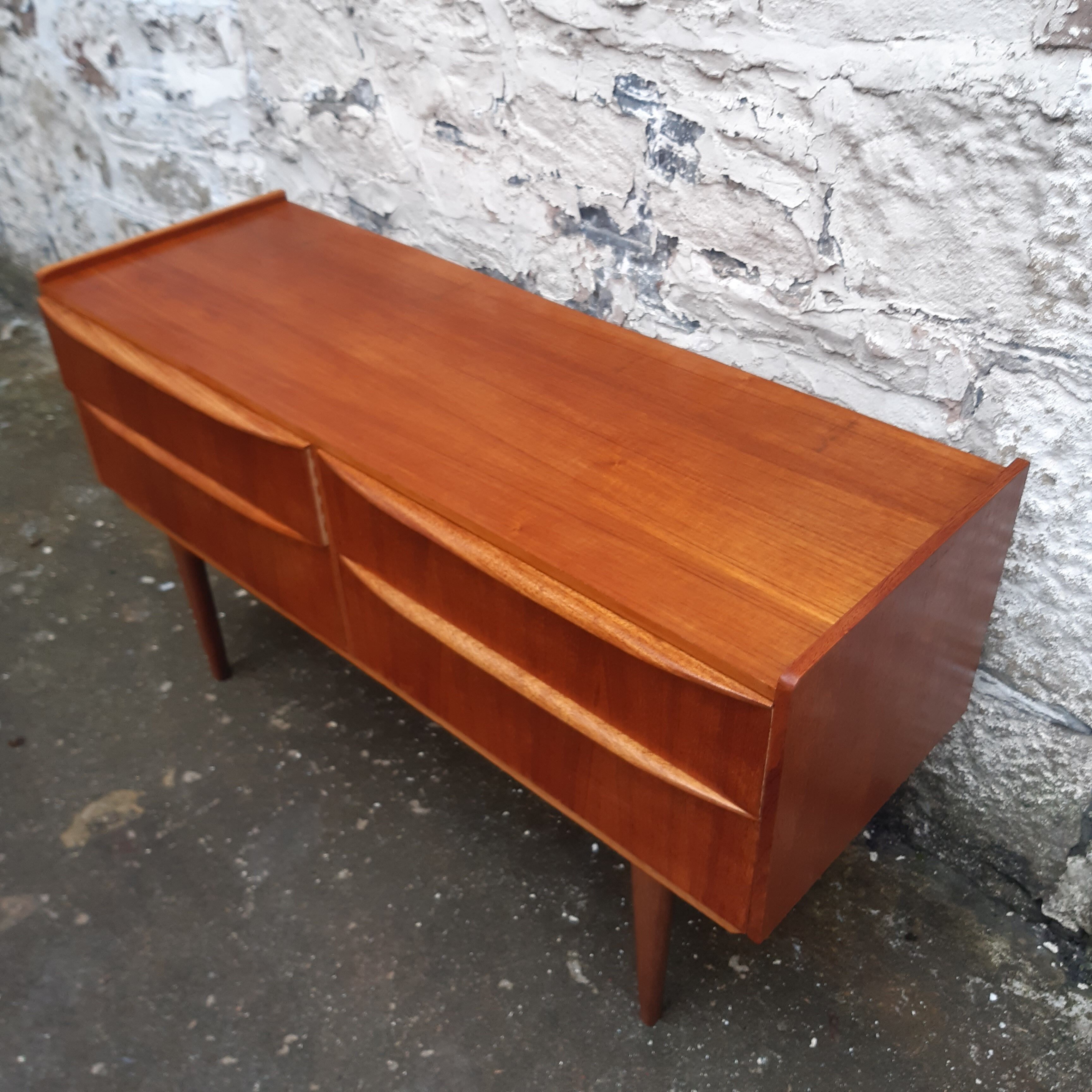 Mid century chest of drawers