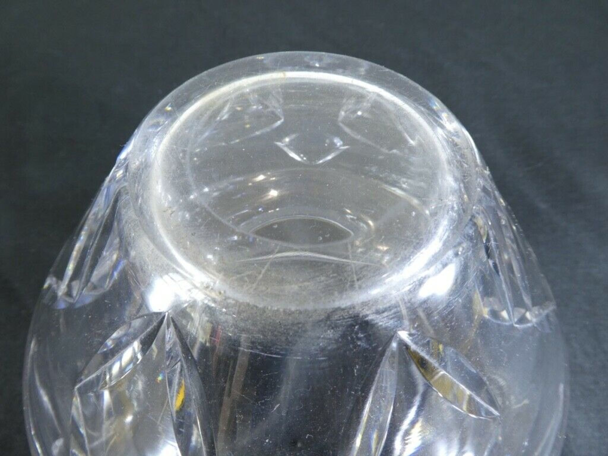 Vase en cristal taillé