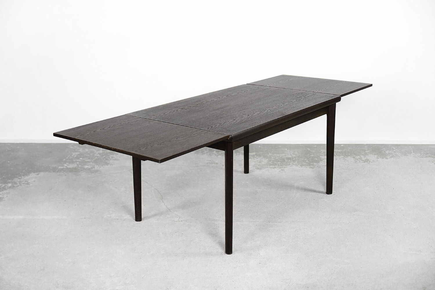 Modern Danish classic vintage mid-century oak folding dining table by AM Møbler, 1960s.