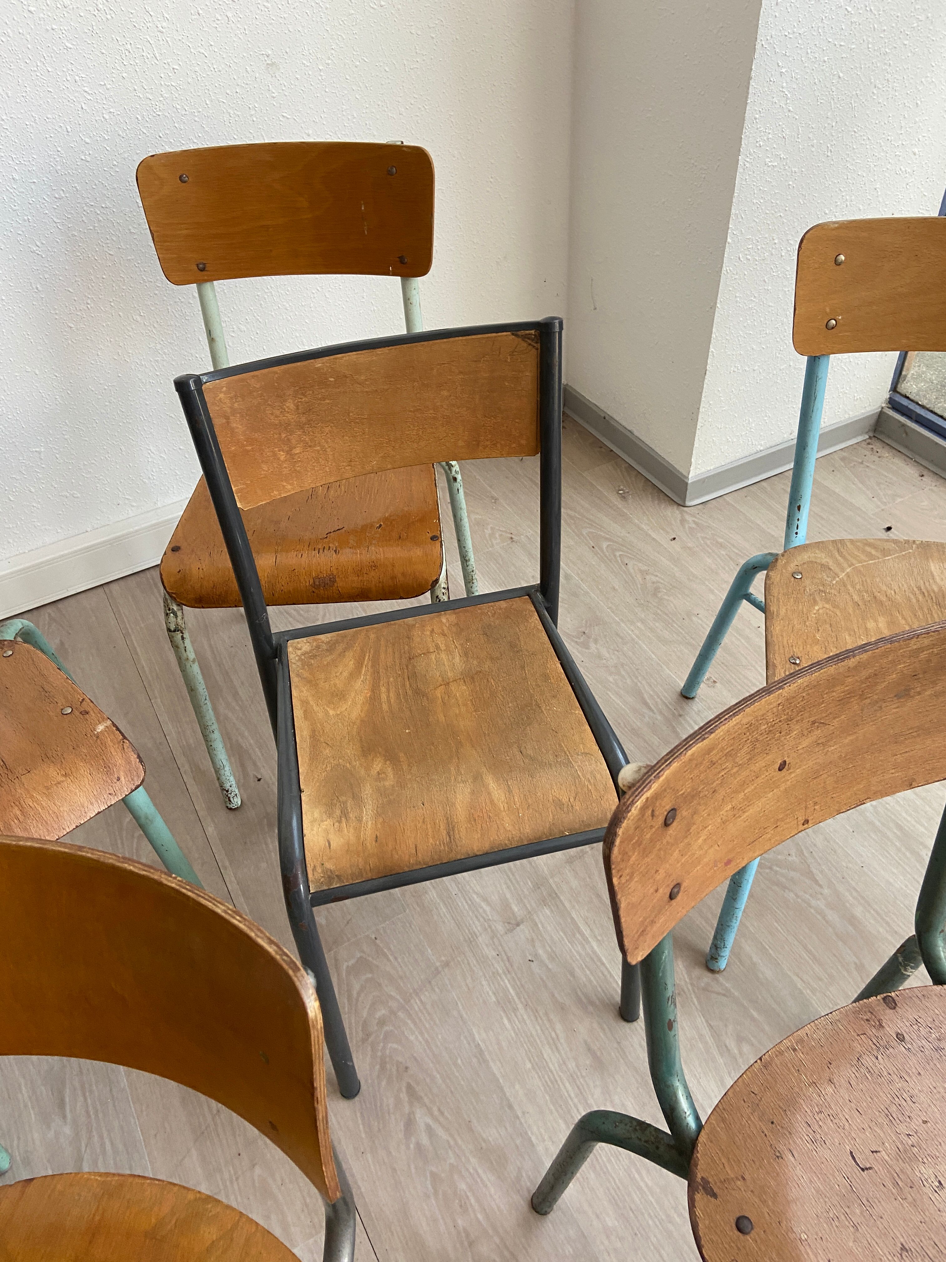 Set of 10 industrial chairs