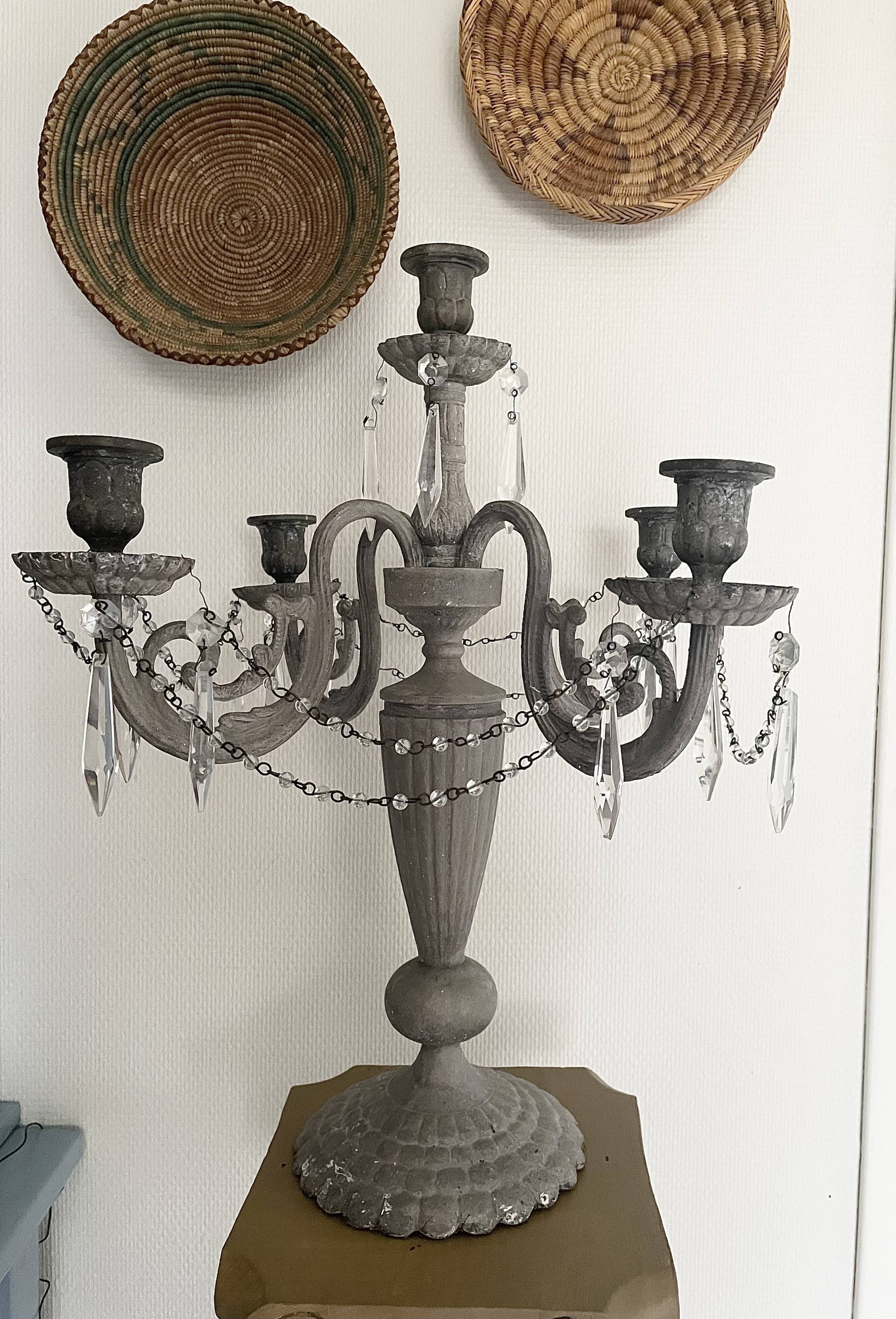 Chandelier ancien patiné à pampilles