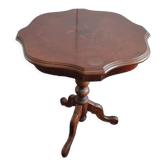 Pedestal table
